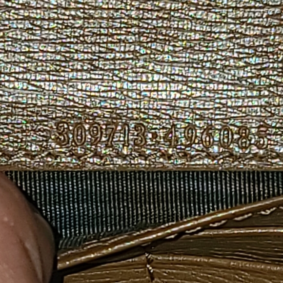 Authentic preloved Gucci zippy long leather wallet - Picture 8 of 16